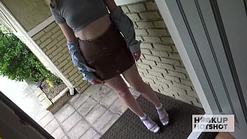 Stacked brunette naomi blue gets sprayed after fuck raw