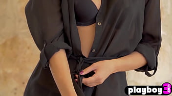 Hot babe showed her perfect body Hot babe showed her perfect body