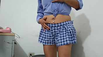 Sexy stepsister dancing in a miniskirt takes off her blouse showing her tits – amateur