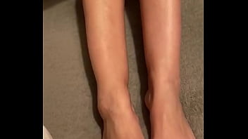 Oiling my feet and playing with them for my fans claudia bavel
