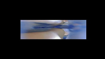 Mi hermanastra se pone lentes para chupar mi verga