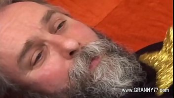 Fat mature copulating hard