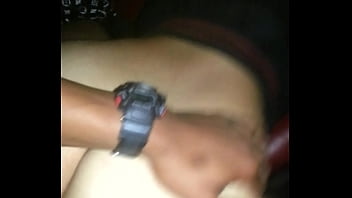 Guy fuckin gurla wet pussy