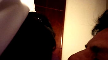 Le doy duro para que sepa quién es el jefe