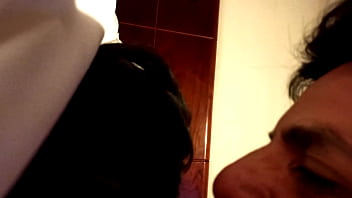 Le doy duro para que sepa quién es el jefe