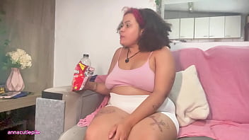 Fat girl massive farts while eating & watching tv