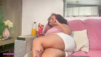 Fat girl massive farts while eating & watching tv