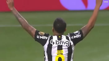 Porco fudendo a galinha Porco fudendo a galinha