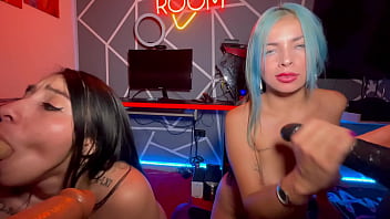 Competencia de quien chupa mejor una verga anita miller