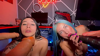 Competencia de quien chupa mejor una verga anita miller