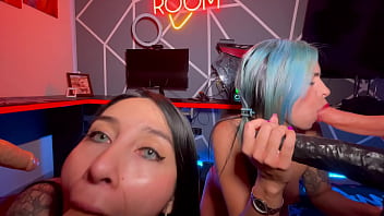 Competencia de quien chupa mejor una verga anita miller