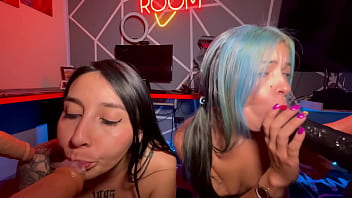 Competencia de quien chupa mejor una verga anita miller