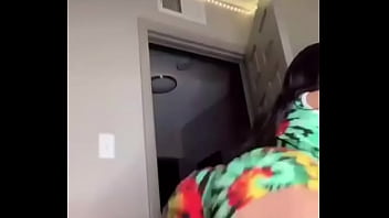 Big booty twerking