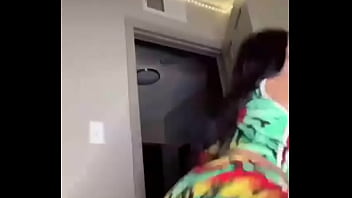 Big booty twerking