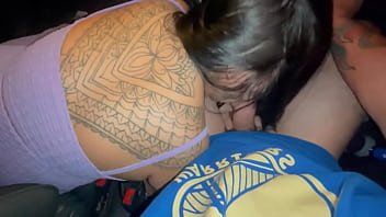 Levo multa por estar dirigindo e alguém estar chupando minha rola comente