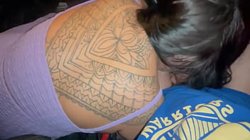 Levo multa por estar dirigindo e alguém estar chupando minha rola comente