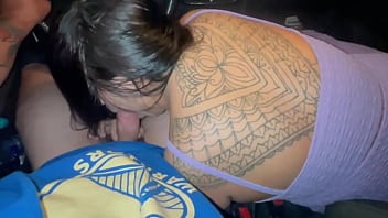 Levo multa por estar dirigindo e alguém estar chupando minha rola comente