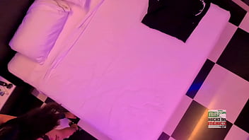 Encuentro cuckold en monterrey con cámara escondida en el techo me gusta tener tomas que nadie toma en cuenta para poder verles ángulos que ni se imaginan 1