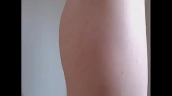 Naughty babe masturbates pussy on cam