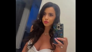 Can someone come keep me company #linkinbio