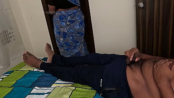 Servant jerking student cock in hostel