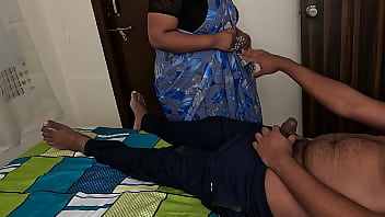 Servant jerking student cock in hostel