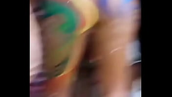 Saveiro com rabudas dançando