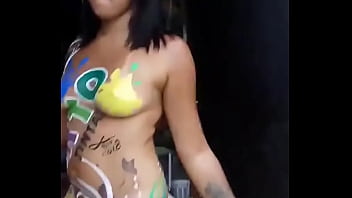 Saveiro com rabudas dançando