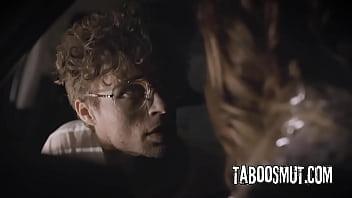 Geeky conspiracy theorist analed by female extra terrestrial