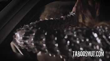 Geeky conspiracy theorist analed by female extra terrestrial