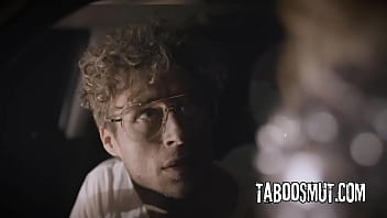 Geeky conspiracy theorist analed by female extra terrestrial