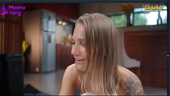 Rubia de impacto llega al extasis con sus juguetes