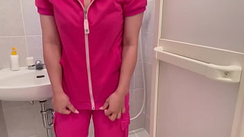 学校では大人しい大学生だけど家では至る所でオナニーしちゃう発情まっさかりの女子大生のオナニー。