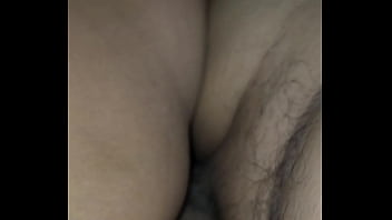 La muy puta enseñando su culo