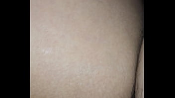 La muy puta enseñando su culo