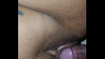 La muy puta enseñando su culo