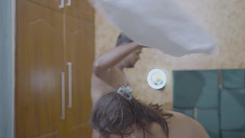 Girl invite boyfriend to the house