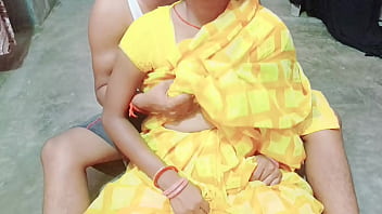 Desi bhabhi giving pussy licking at devar bangali