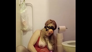 2025 11 19 esclave f autoseance en body humiliee leche wc