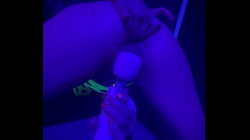 Pornstar milf mastrubated in black lights