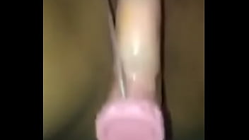 Esposa puta con su consolador y yo cornudo grabando