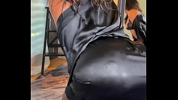 Rt petitefetish that stream though #selfpee communitypee