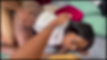 Meu marido e o amigo dele jogando uma pelada aonde eu sai com o cuzinho cheio de leite