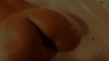 Bath with model romi andrade