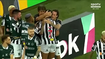 Hulk enraba poodles sem dó nenhum