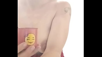 Bonjour mes coquins je vous offre le café