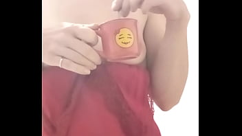 Bonjour mes coquins je vous offre le café