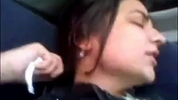 Hermosa gordibuena tetona follada en el auto