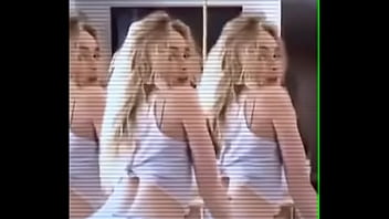 Sabrina carpenter extended night clothing
