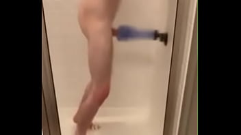 Indo mastrubasi di kamar mandi